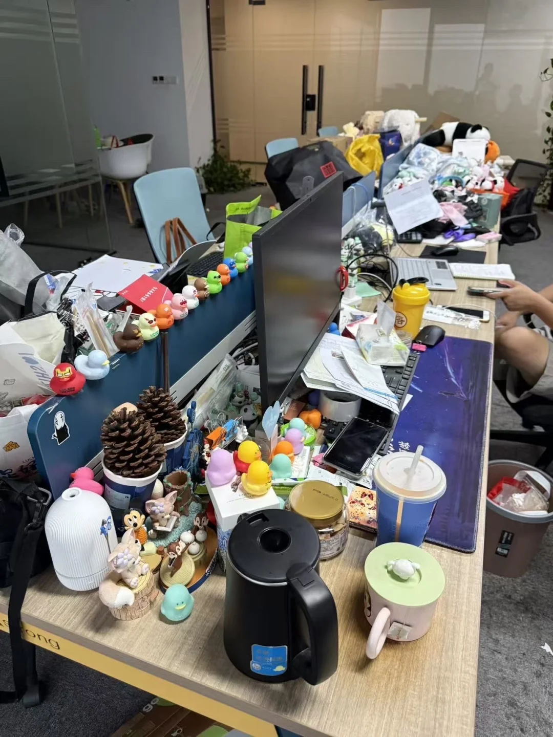 办公室工位与办公桌椅,义乌二手回收现场实拍